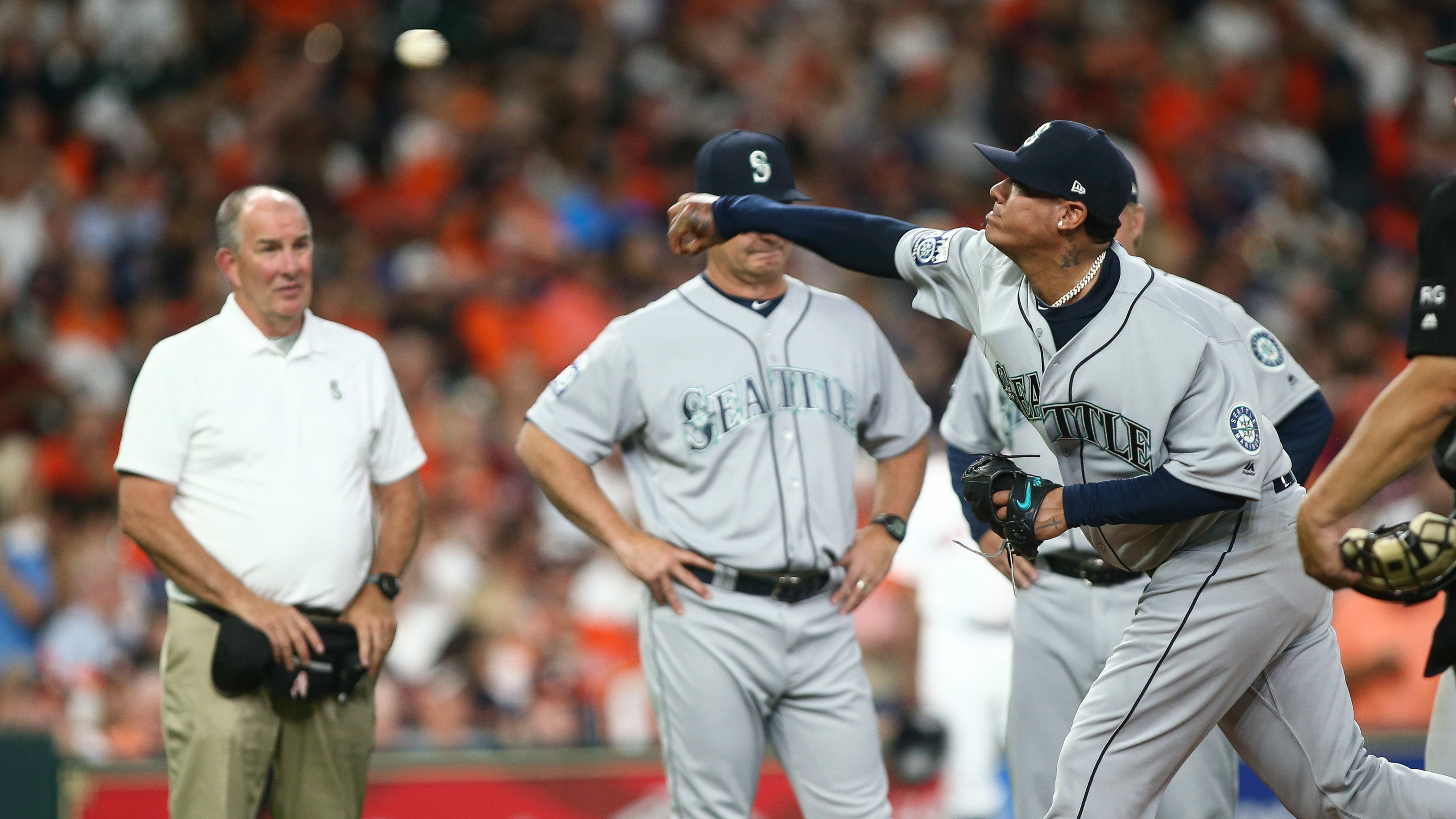 King Felix injured, Mariners lose season opener | king5.com